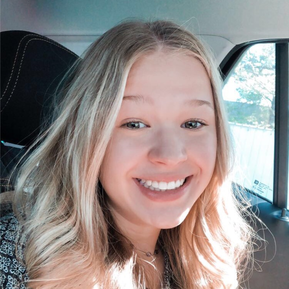 Meet your Posher, Olivia